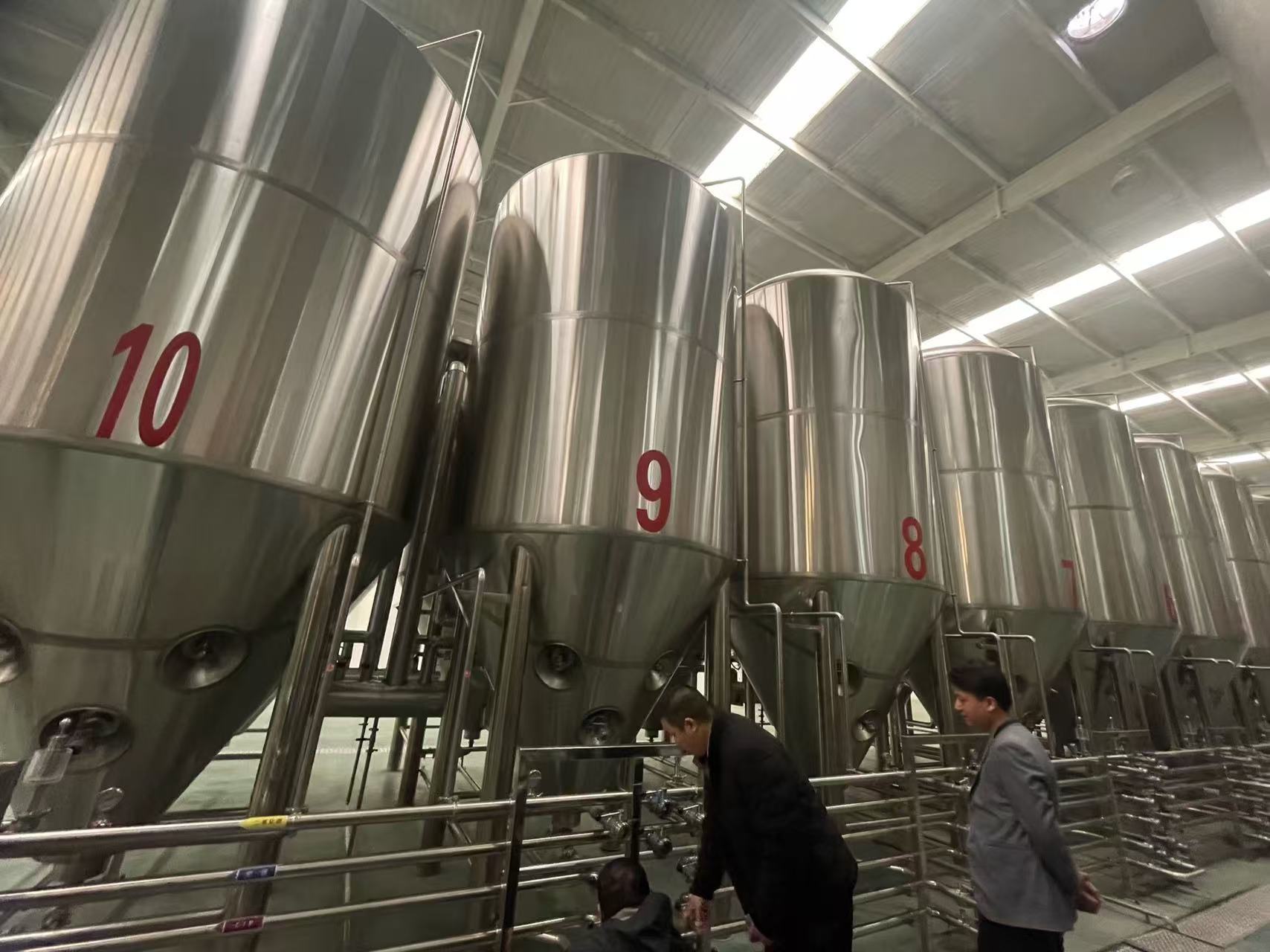 许昌精酿啤酒设备厂—平面布置、设备设计、制造、调试、培训等一条龙服务